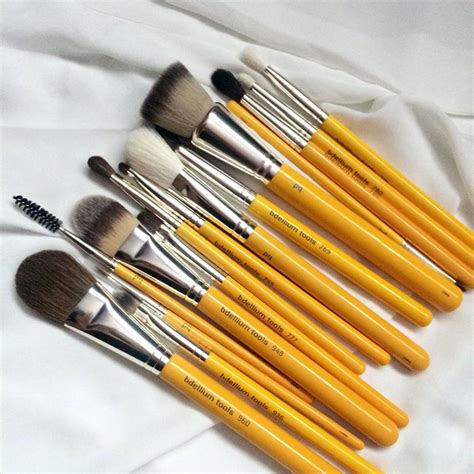 Yellow Handle Makeup Brushes